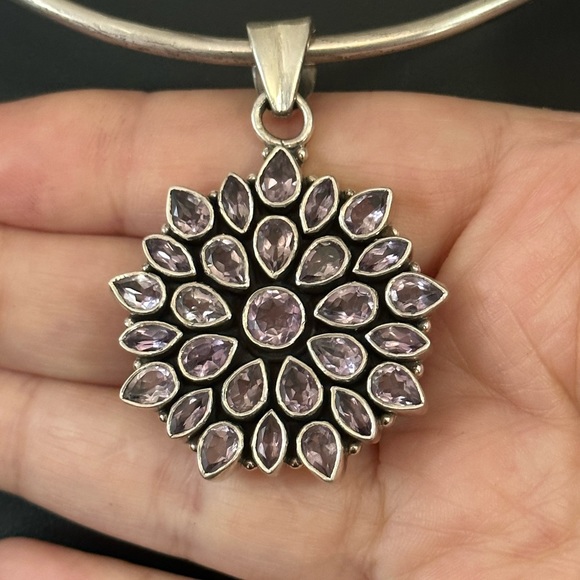 Amethyst flower statement 925 sterling silver pendant - Picture 2 of 9